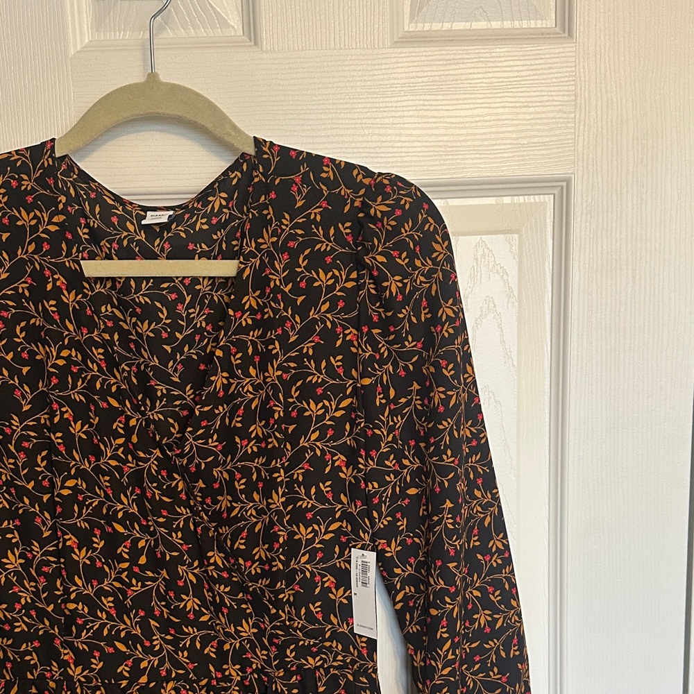 New with Tag- Flutter Faux Wrap Floral Midi Dress